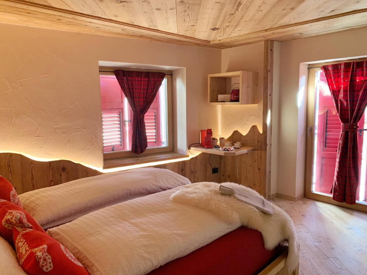 Bed and Breakfast Grizzly Haus & Frosch Restaurant - Teritoria Varena Exterior foto