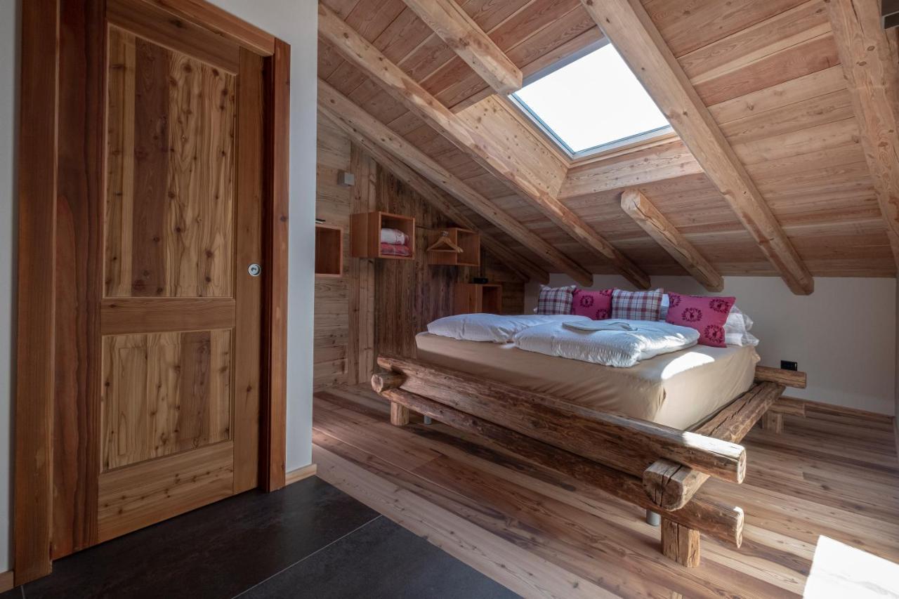 Bed and Breakfast Grizzly Haus & Frosch Restaurant - Teritoria Varena Exterior foto