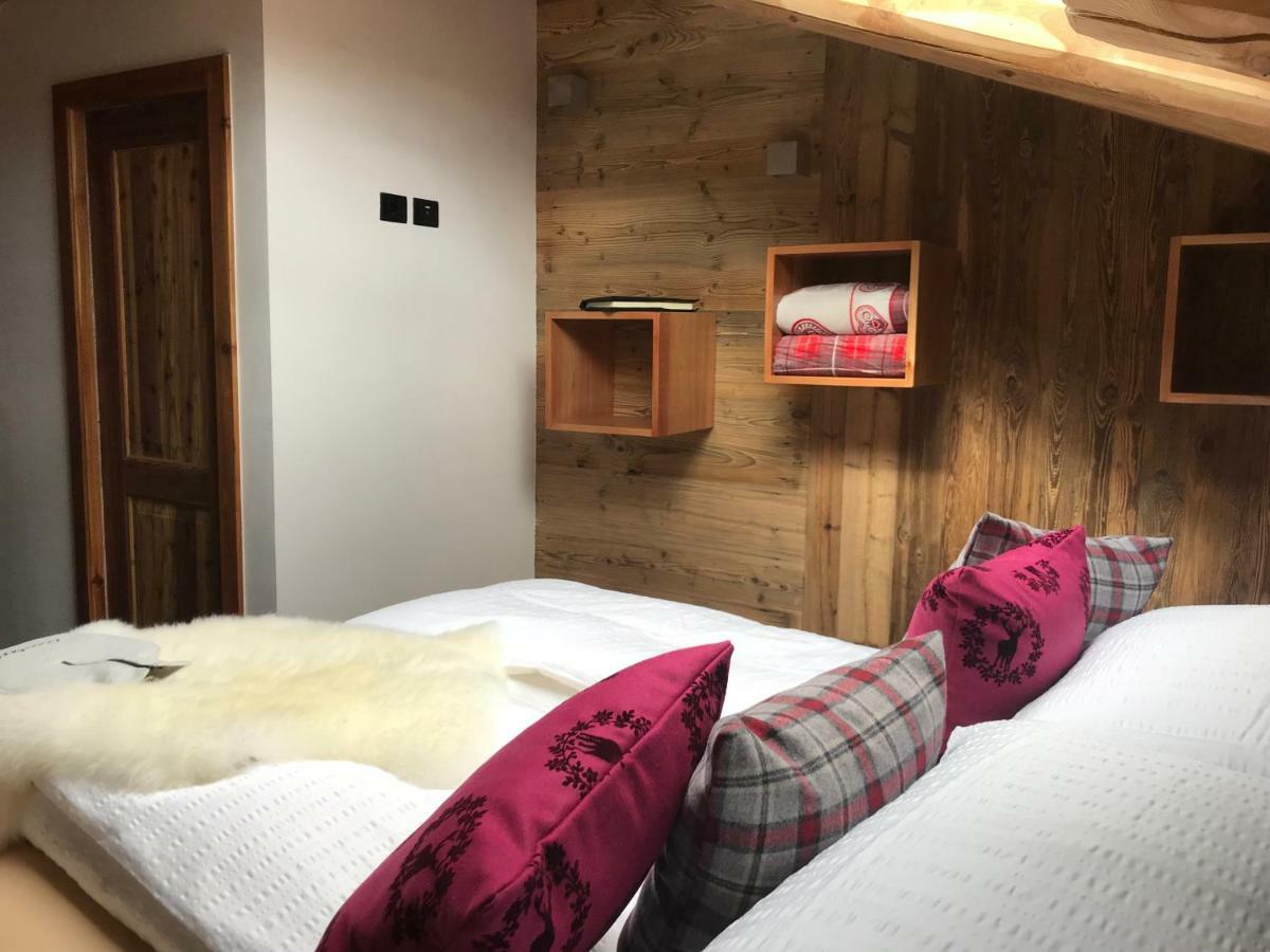 Bed and Breakfast Grizzly Haus & Frosch Restaurant - Teritoria Varena Exterior foto