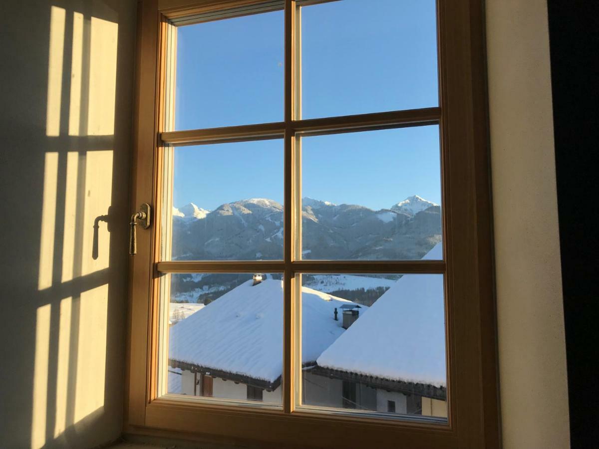 Bed and Breakfast Grizzly Haus & Frosch Restaurant - Teritoria Varena Exterior foto